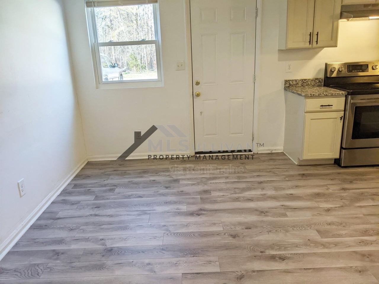 1302 Marne Ave - Photo 4 of 9