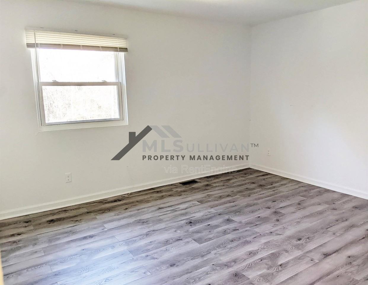 1302 Marne Ave - Photo 6 of 9