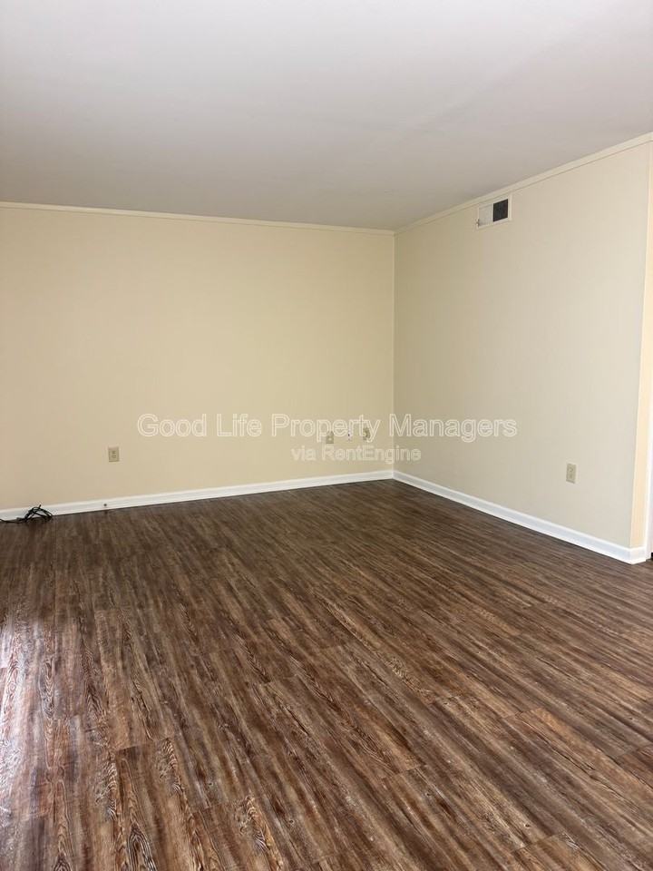 1103 N 15th Ave #104 - Photo 3 of 10
