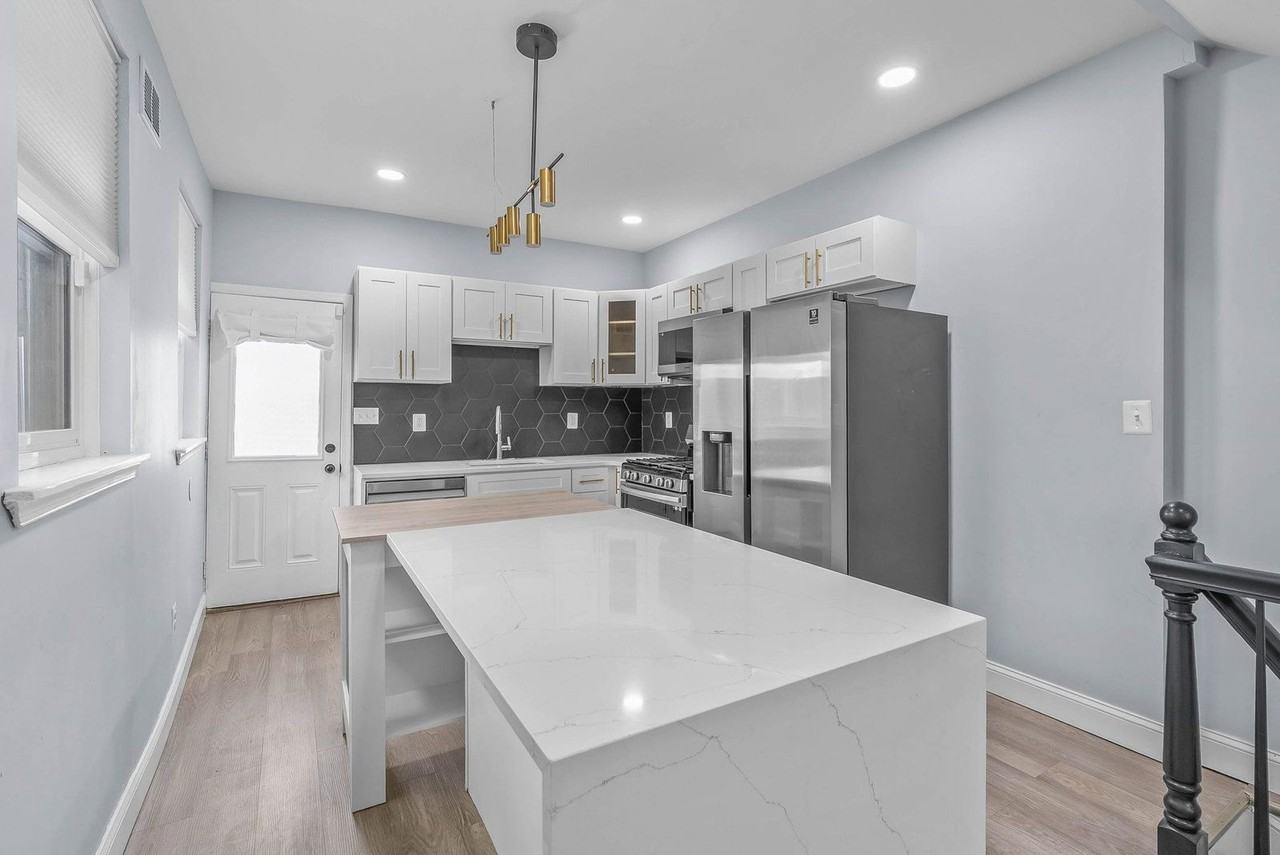 1521 S 19th St - Photo 6 of 33