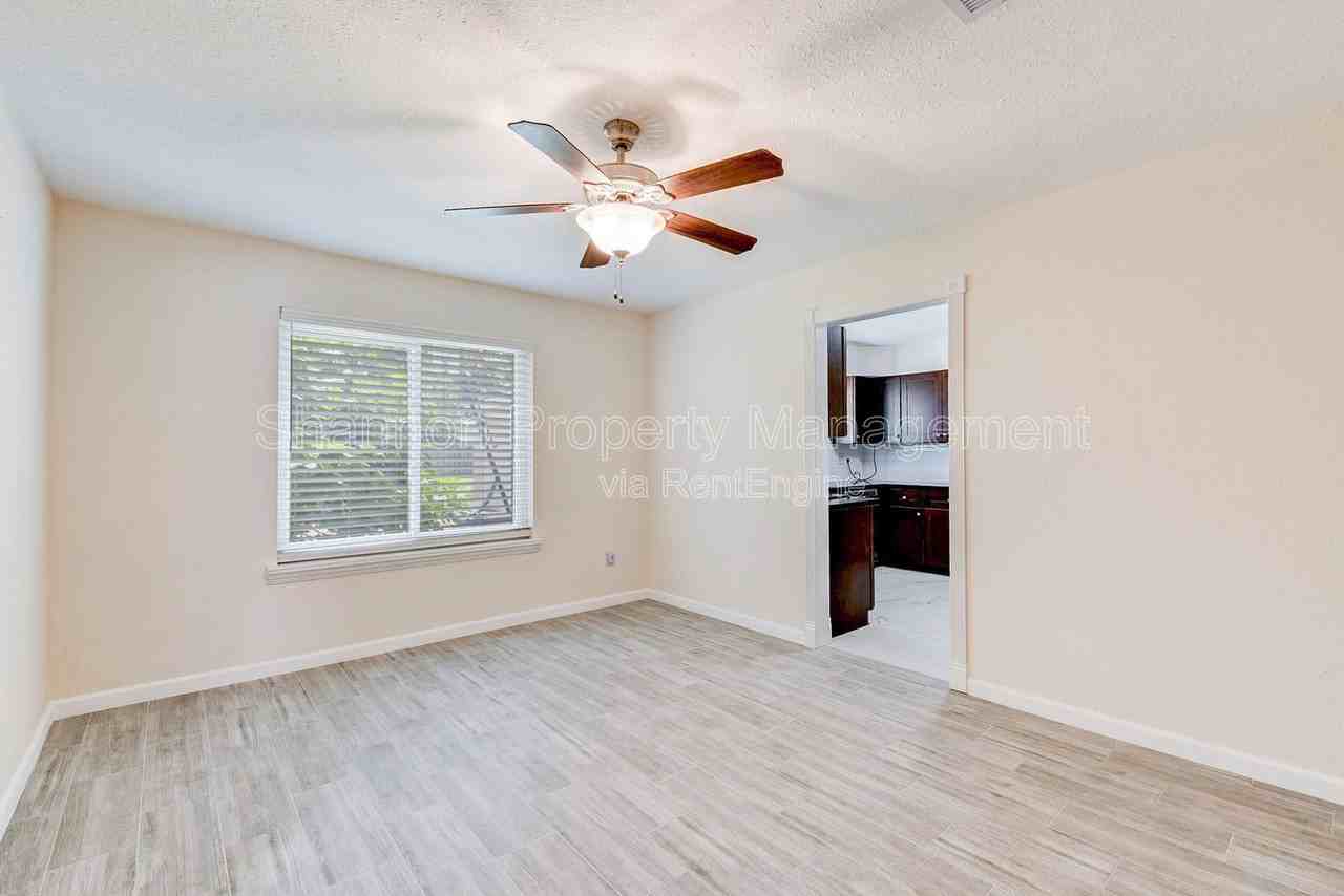 10526 Huntington Way Dr - Photo 5 of 45