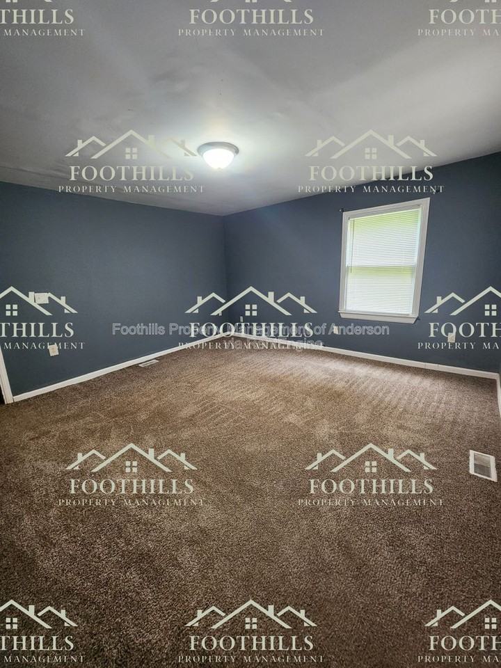 213 Fretwell Dr - Photo 2 of 8
