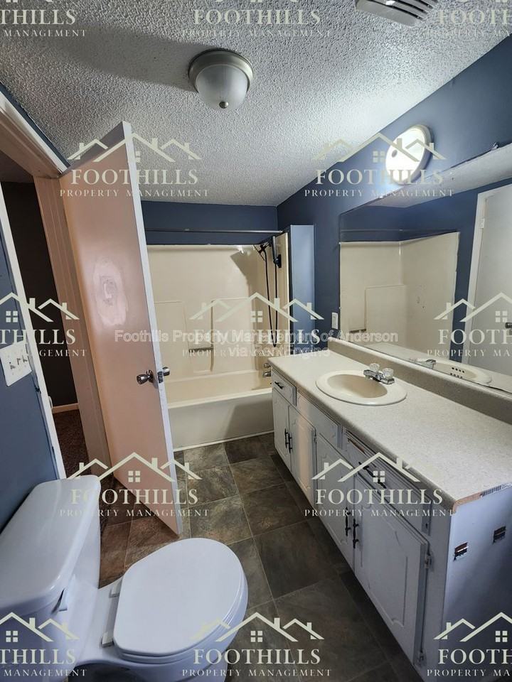 213 Fretwell Dr - Photo 6 of 8