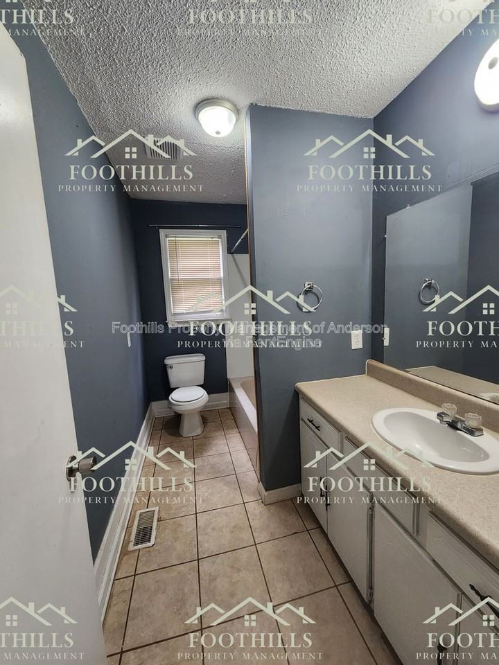 213 Fretwell Dr - Photo 7 of 8