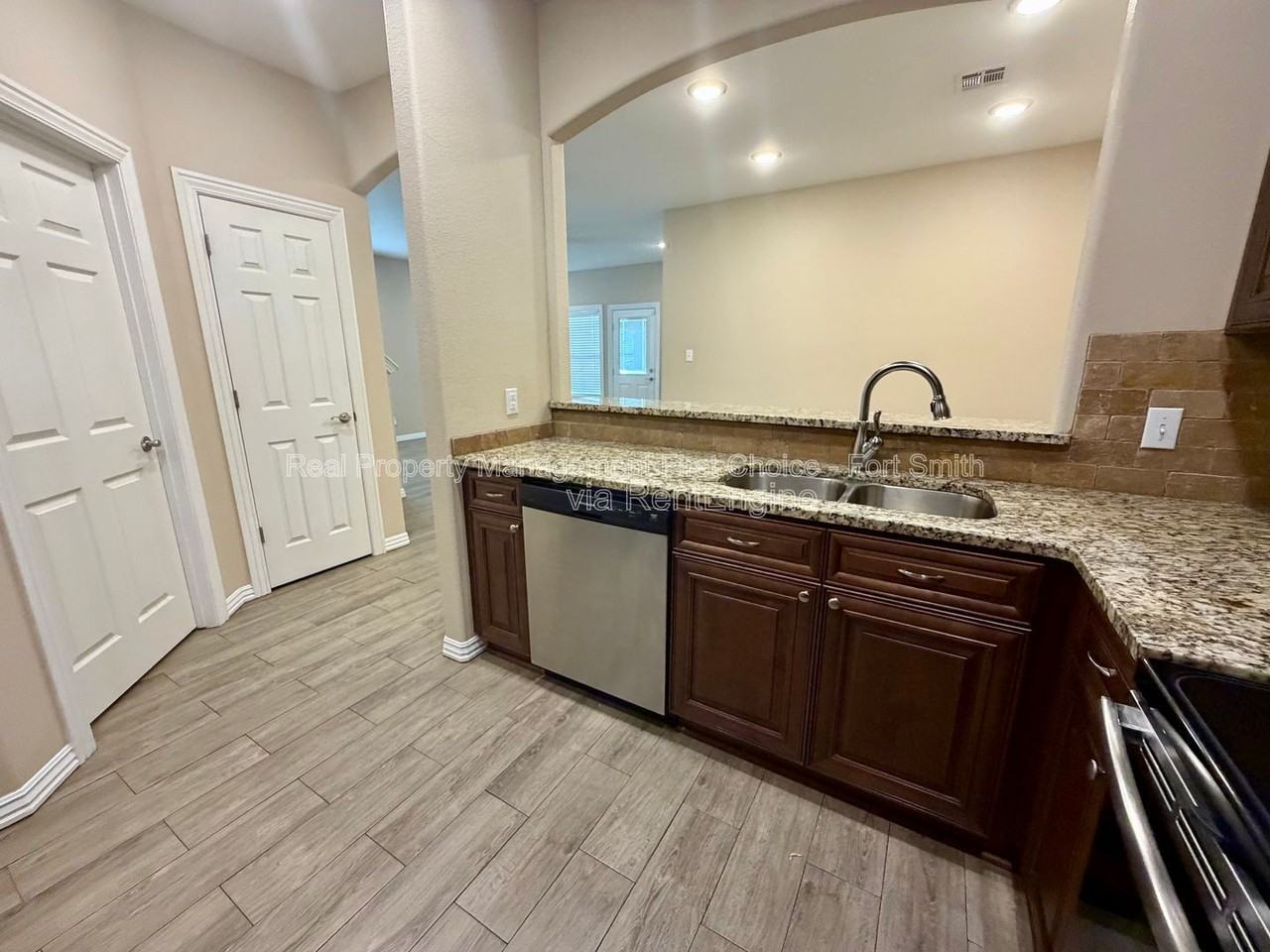 6605 Leightyn Ln - Photo 6 of 20