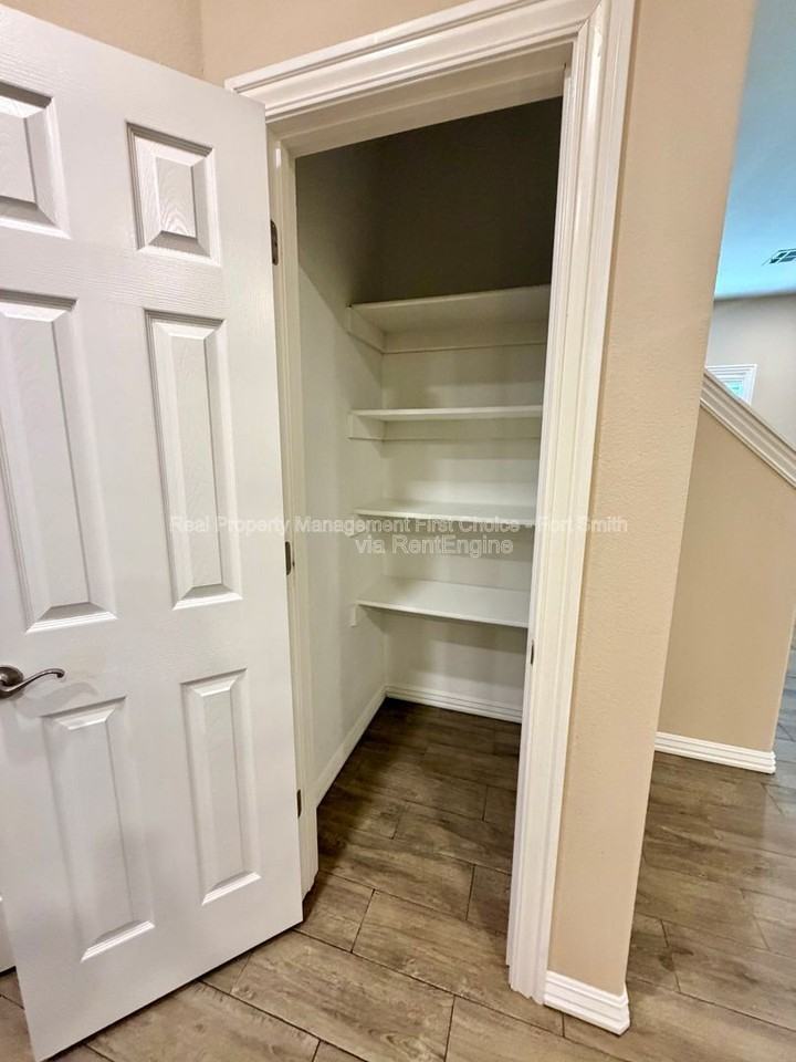 6605 Leightyn Ln - Photo 7 of 20