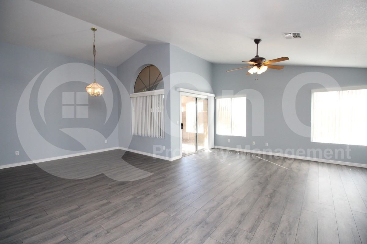 815 W Silver Creek Rd - Photo 6 of 21