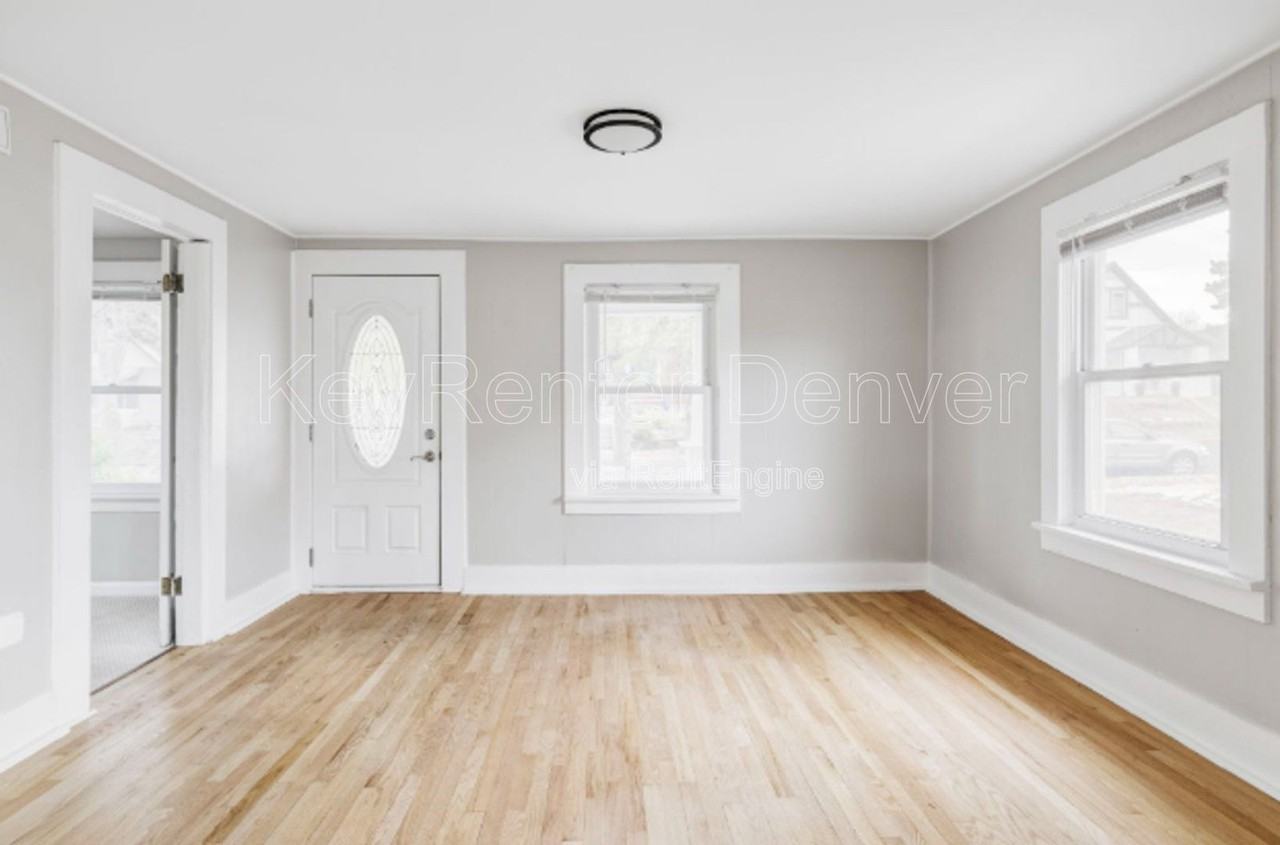 3855 N Cook St - Photo 4 of 19