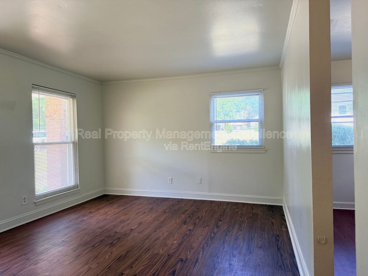 419 Walton St - Photo 3 of 40