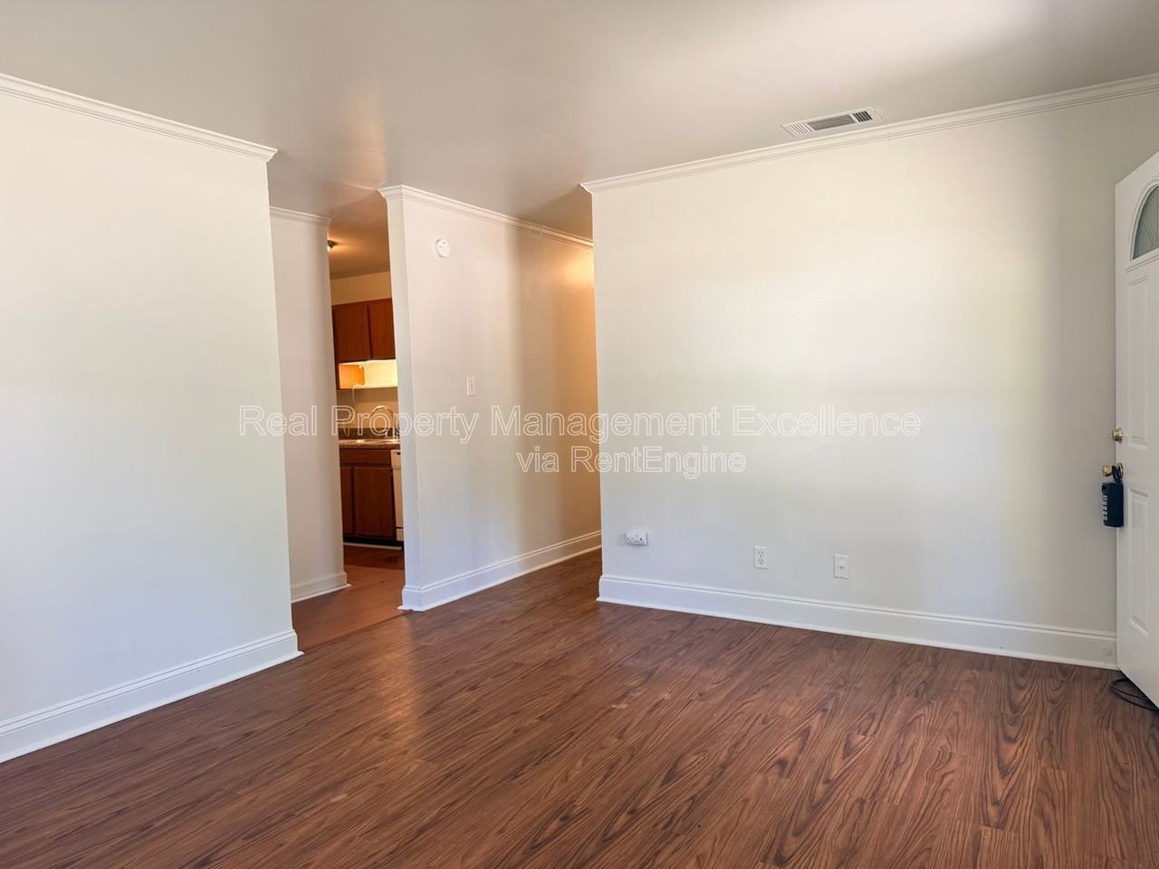 419 Walton St - Photo 5 of 40