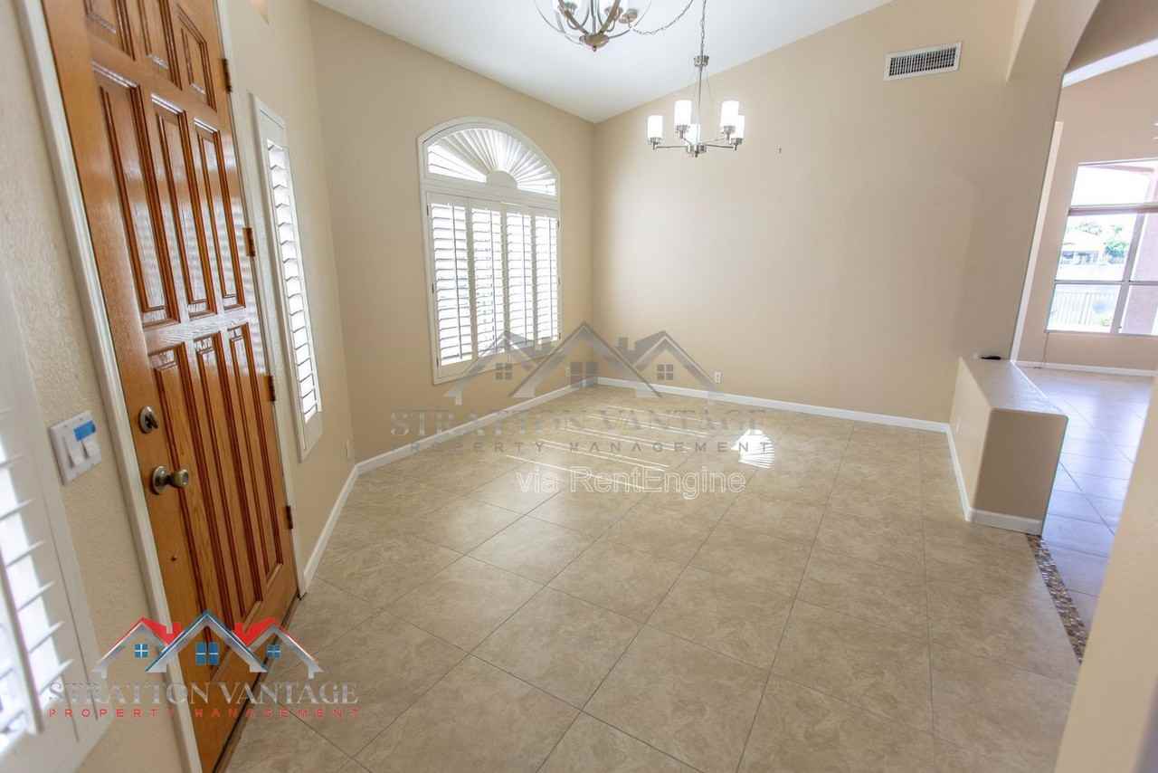6152 W Irma Ln - Photo 6 of 50
