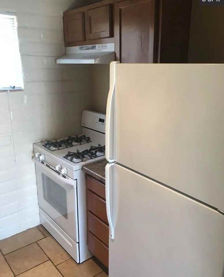 3247 E Water St - Photo 3 of 15