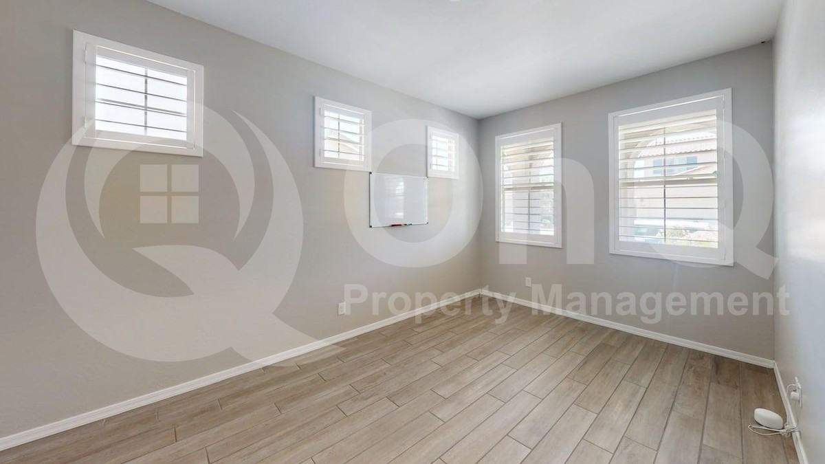 10942 E Tesla Ave - Photo 6 of 28