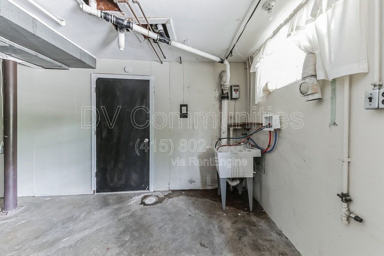 2964 Werkridge Dr - Photo 3 of 33