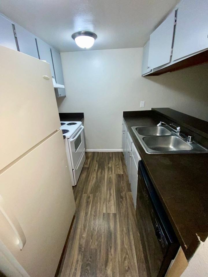 The Citadel Apartments - Photo 7 of 18