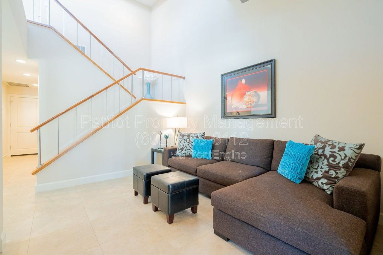 10640 E Vogel Ave - Photo 4 of 49