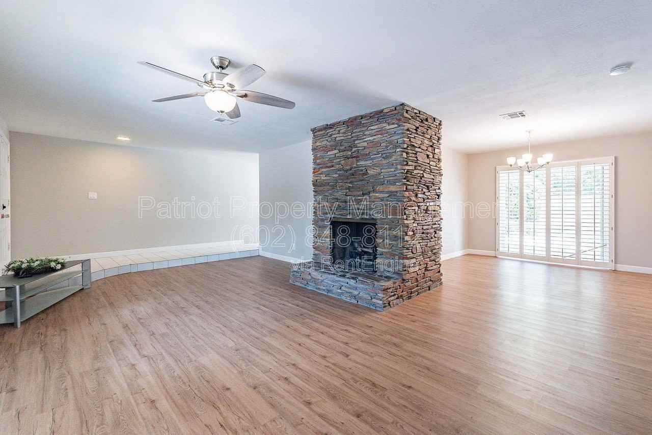 110 W Seldon Ln - Photo 6 of 49