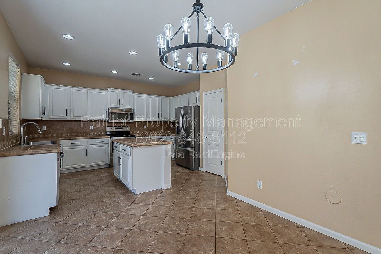 2078 E Flint St - Photo 3 of 50