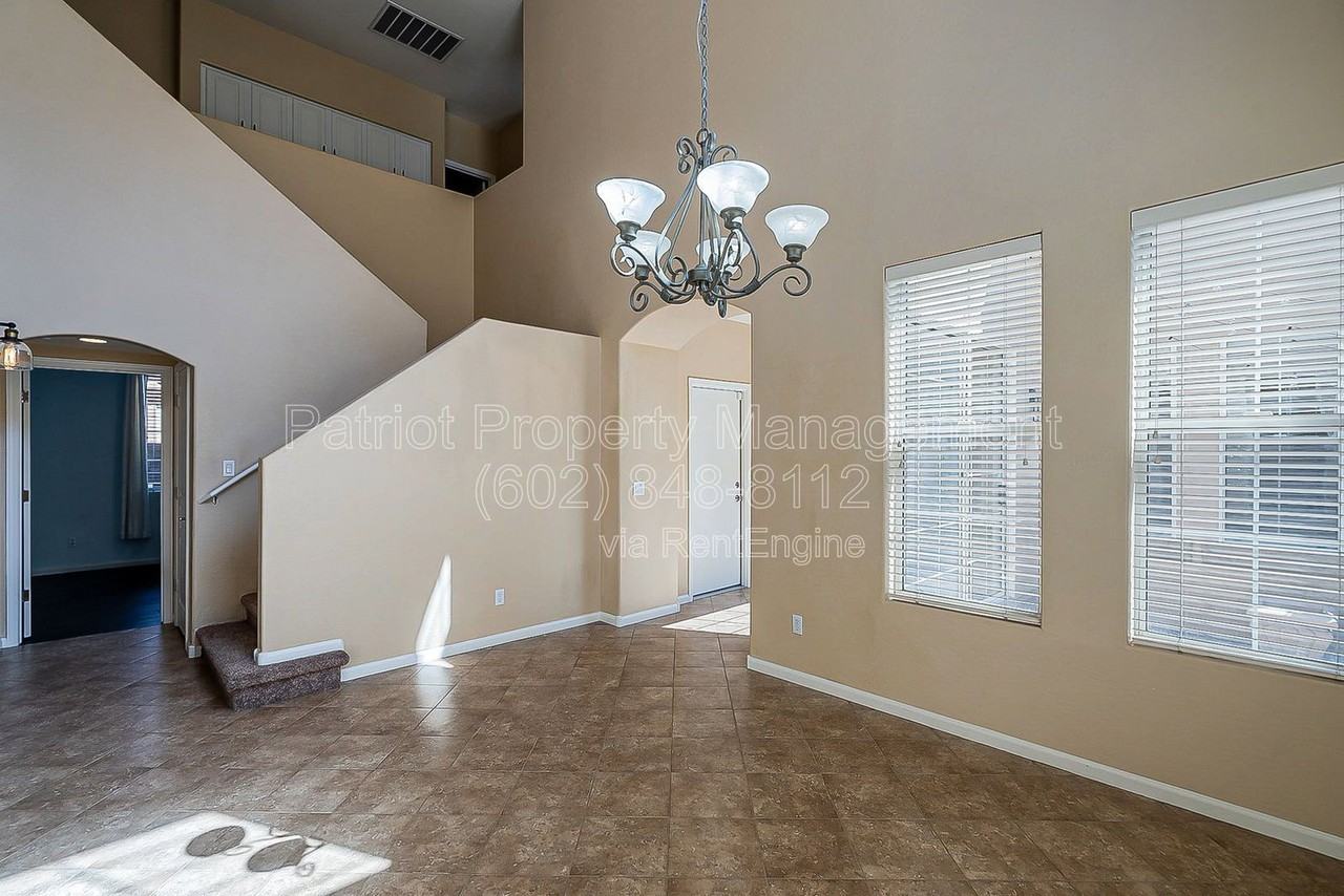 2078 E Flint St - Photo 4 of 50