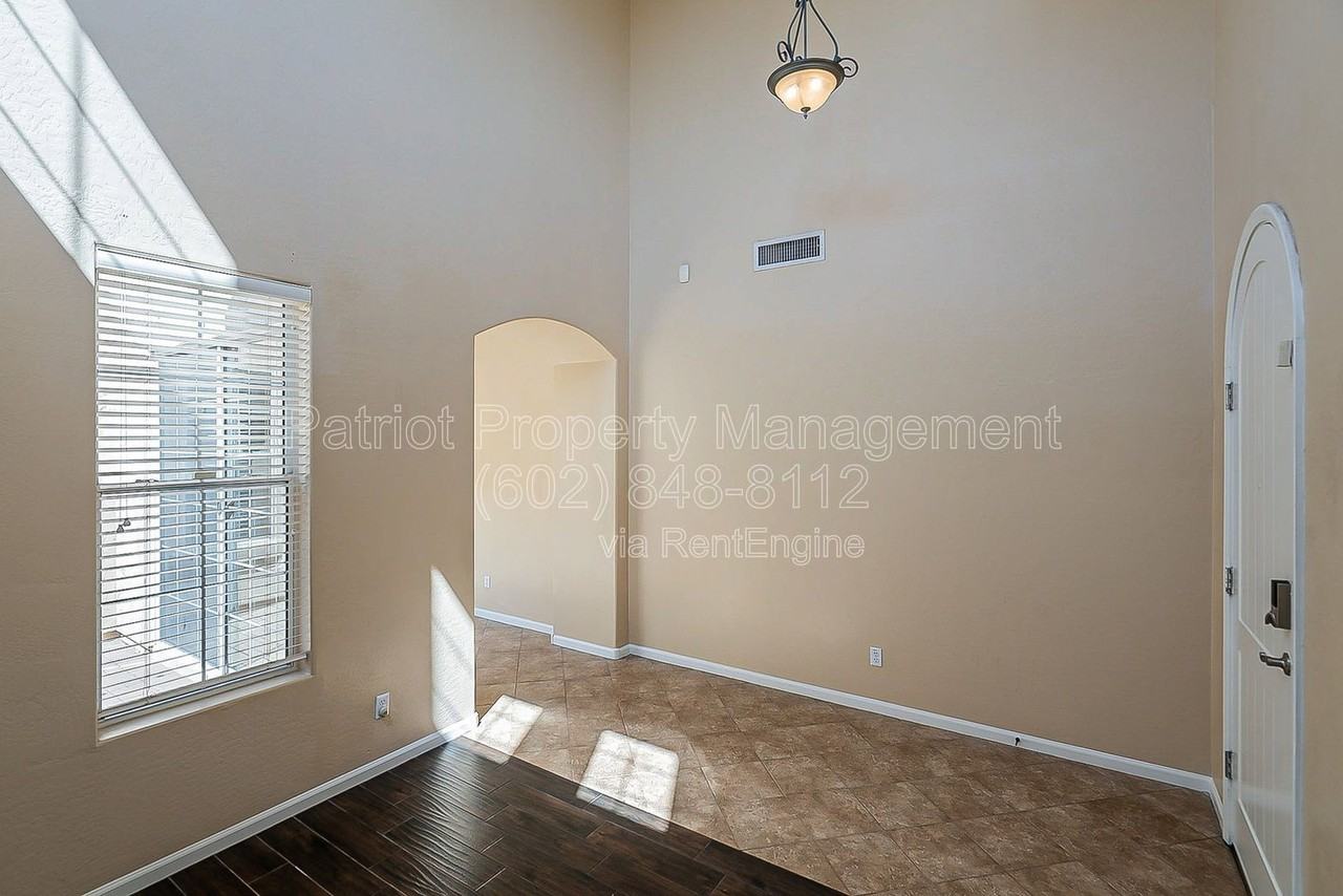 2078 E Flint St - Photo 5 of 50