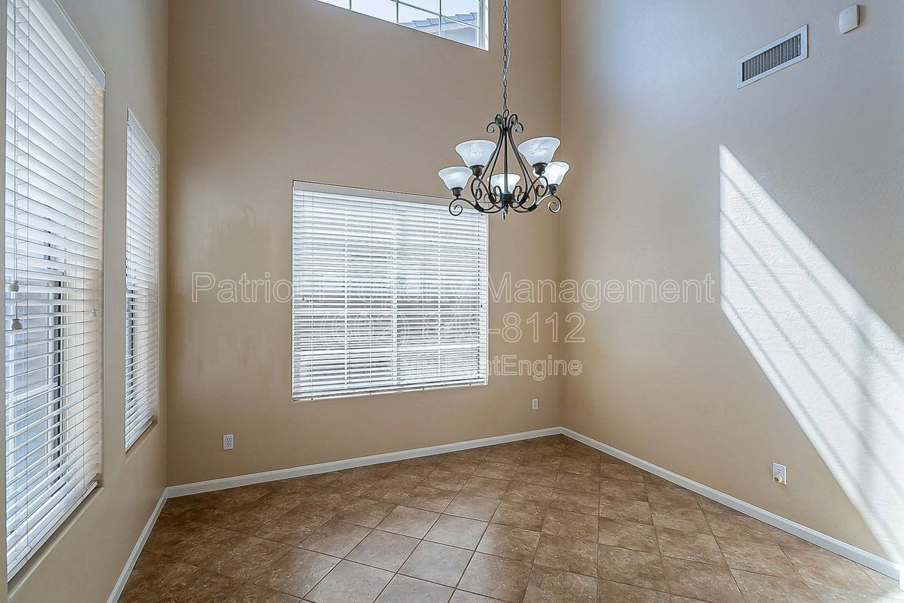 2078 E Flint St - Photo 7 of 50