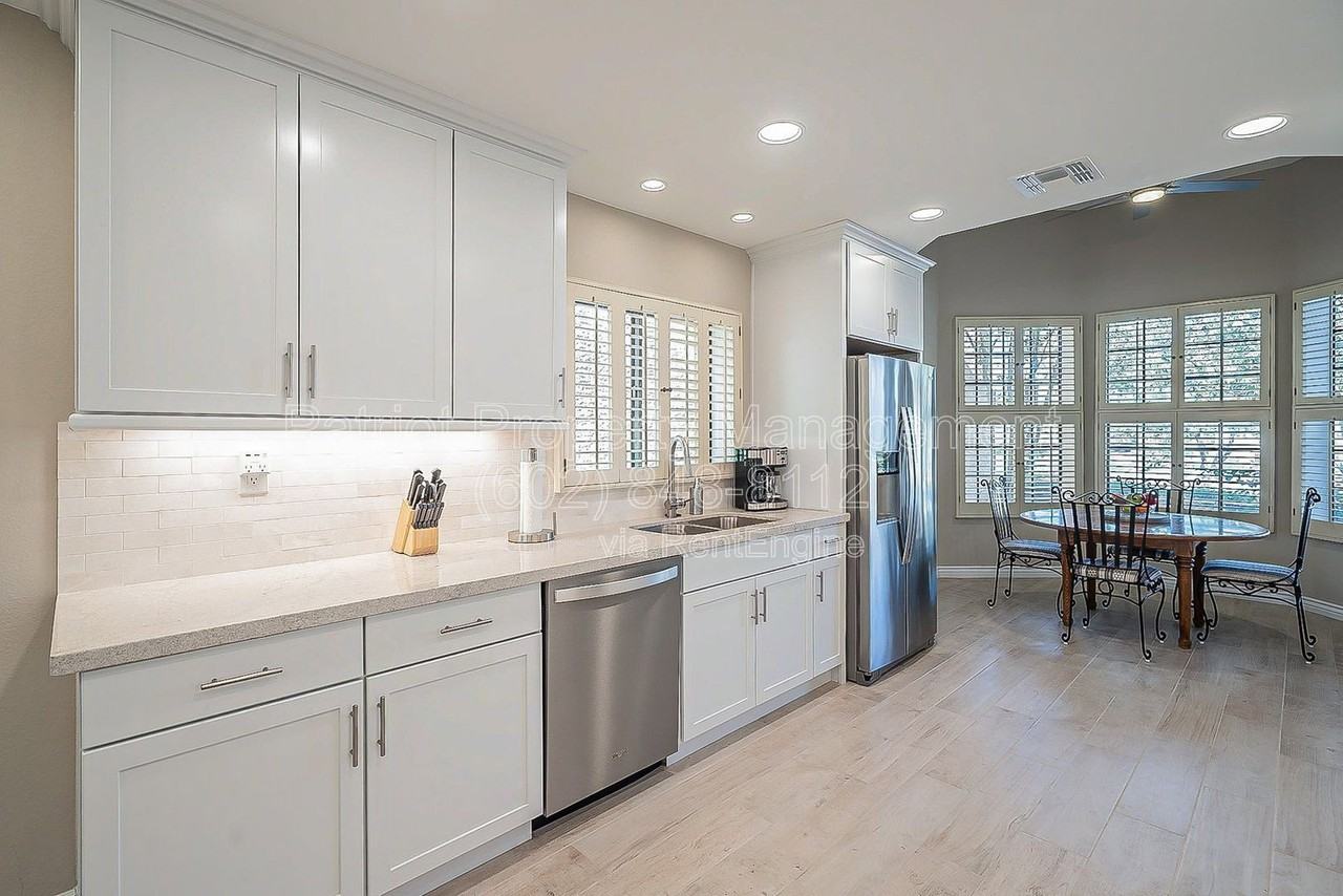 10527 E Fanfol Ln - Photo 5 of 50