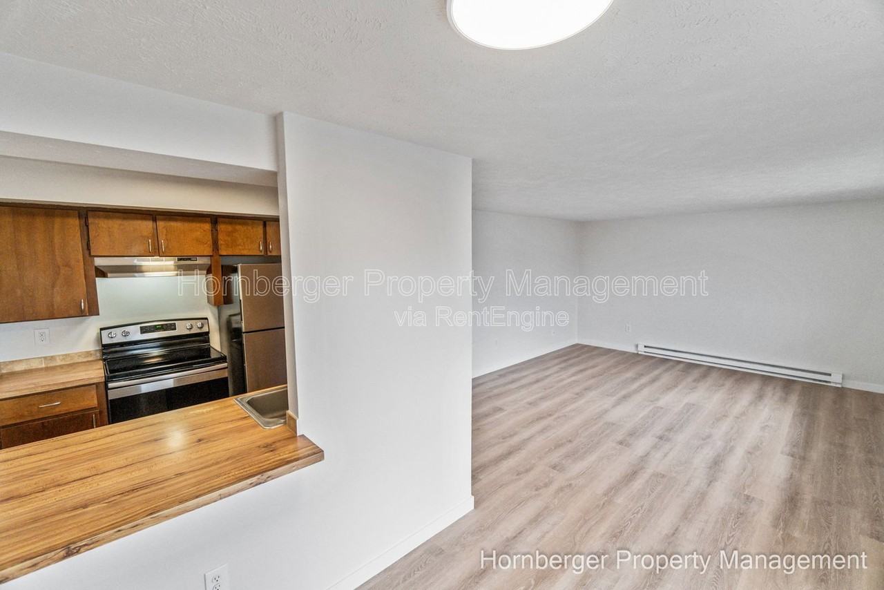 2807 E Boone Ave #3 - Photo 3 of 14