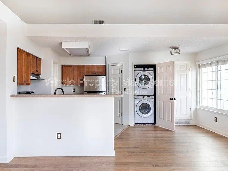 886 S Reed Ct #H - Photo 5 of 14