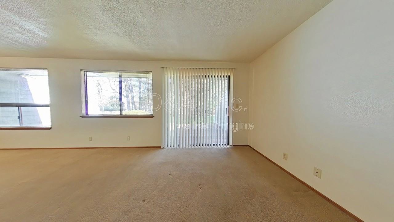 3928 Nw Walnut Pl - Photo 2 of 11