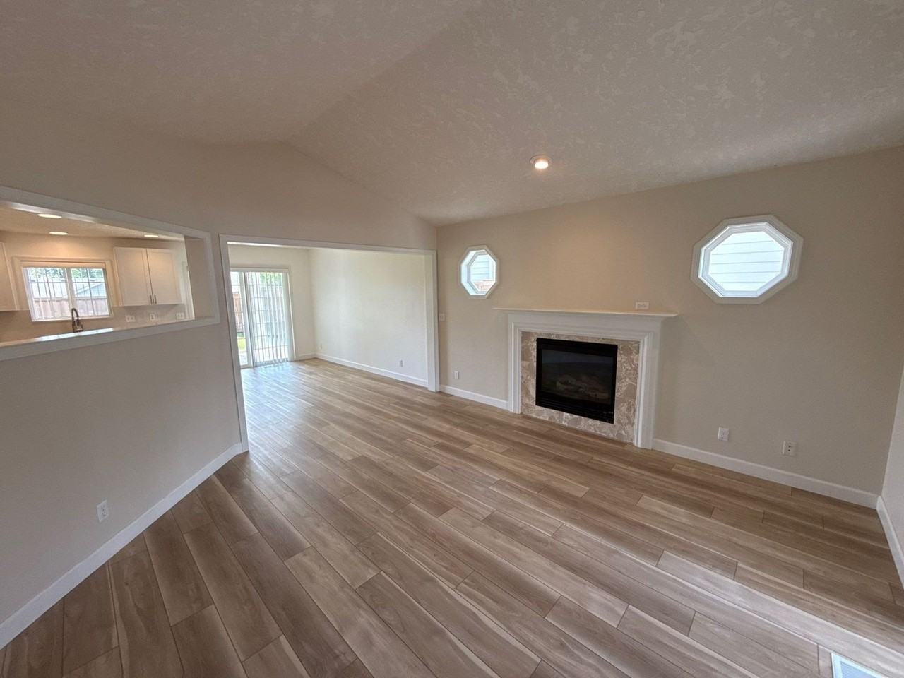 5512 Murray St Se - Photo 7 of 44