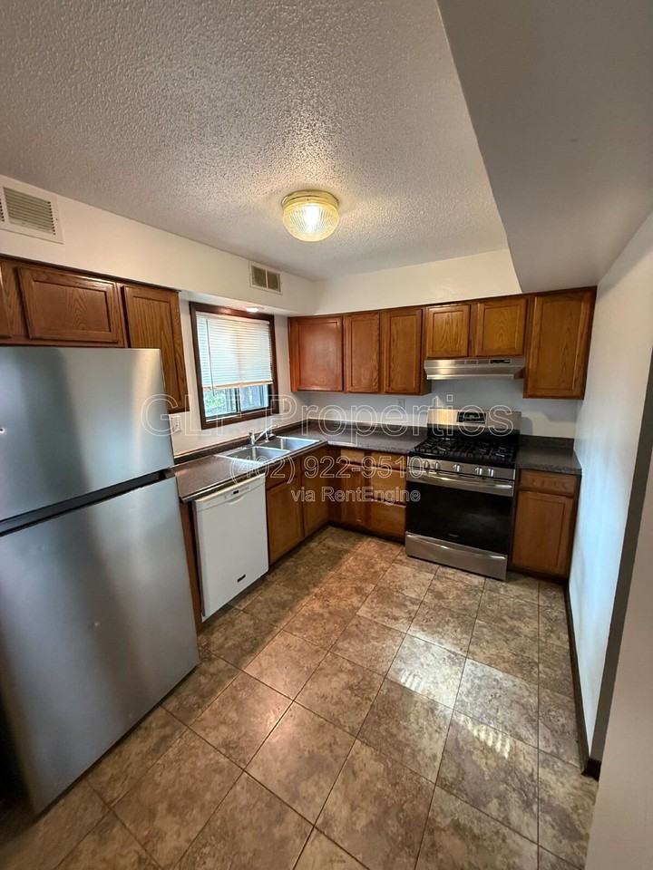 1413 2nd Ave #2 - Photo 5 of 10