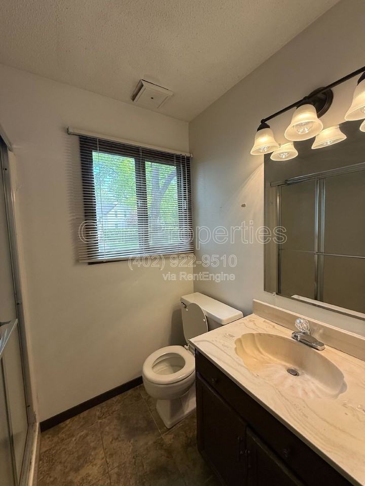 1413 2nd Ave #2 - Photo 7 of 10