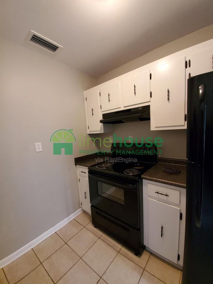 2421 Arkansas Ave #A - Photo 5 of 13