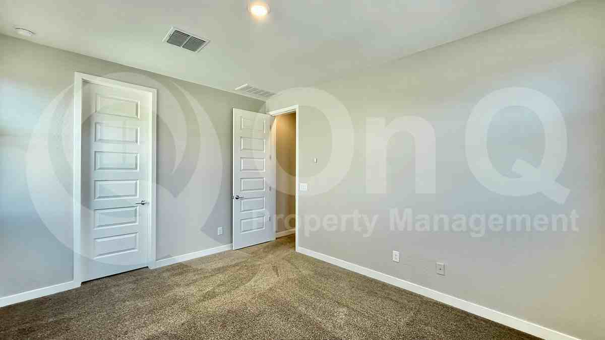 2477 E Pelican Dr - Photo 5 of 22
