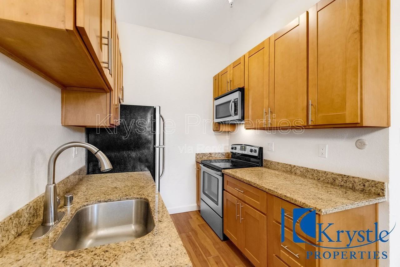 300 Virginia St #4 - Photo 4 of 15