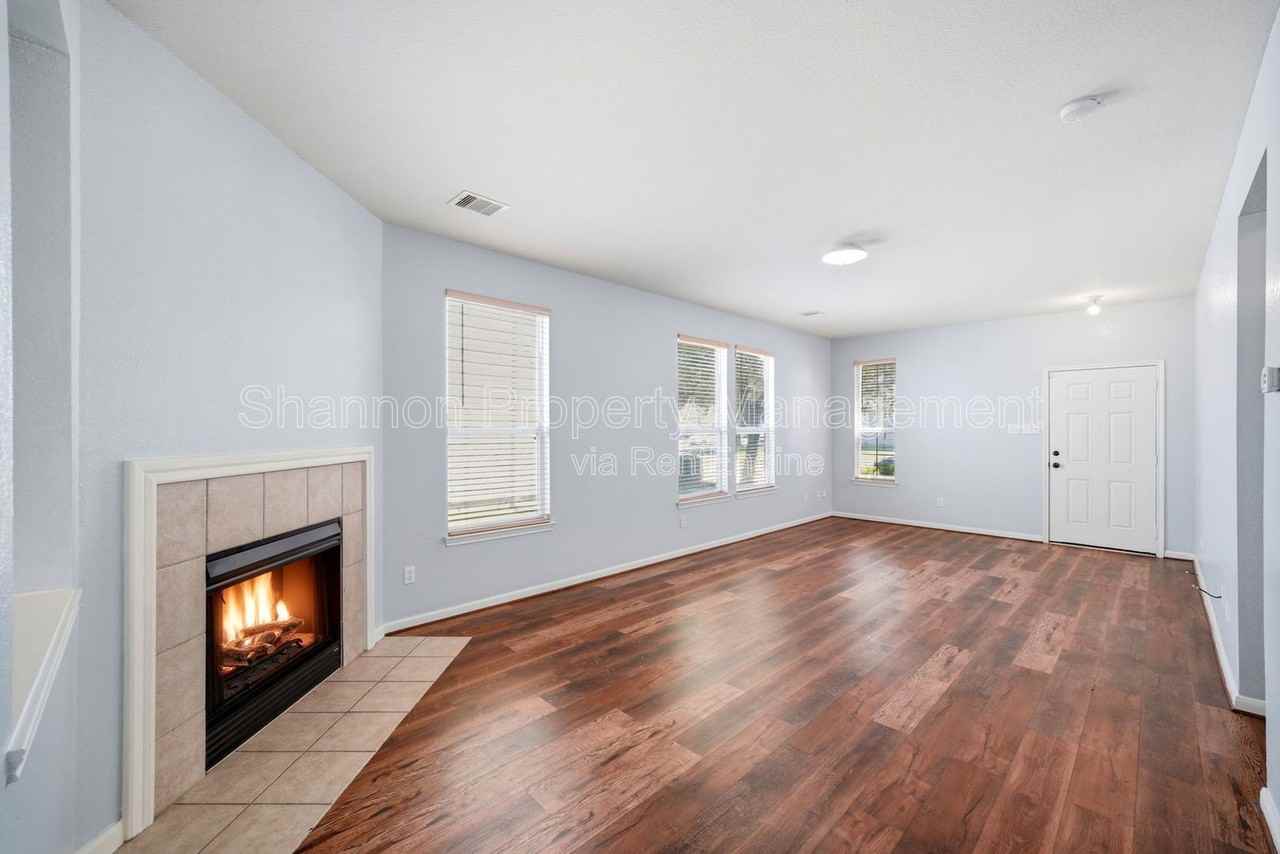 8010 Singing Sonnet Ln - Photo 4 of 26