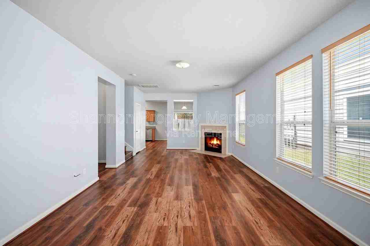 8010 Singing Sonnet Ln - Photo 6 of 26