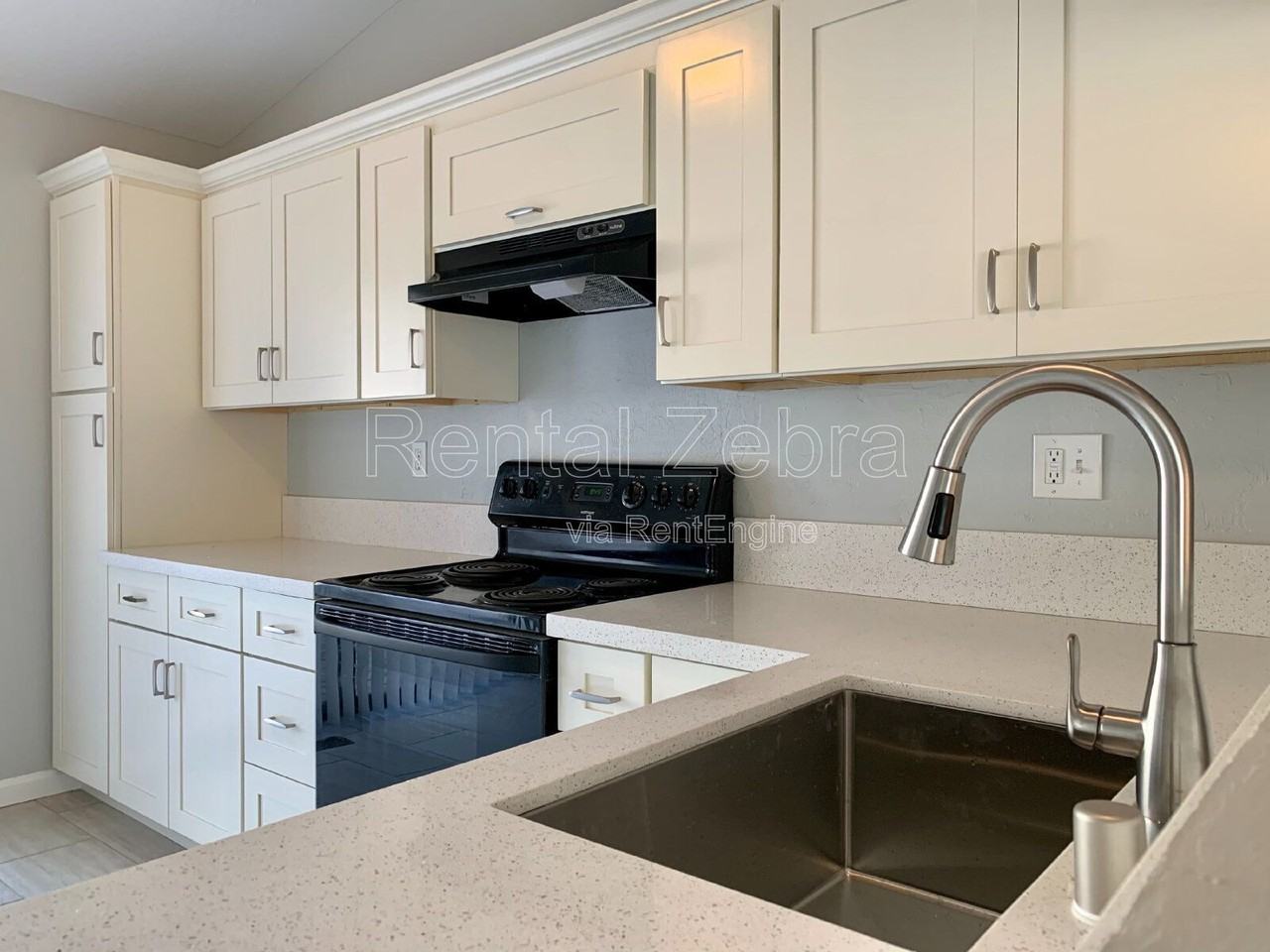 1592 Ashwood Dr - Photo 2 of 19