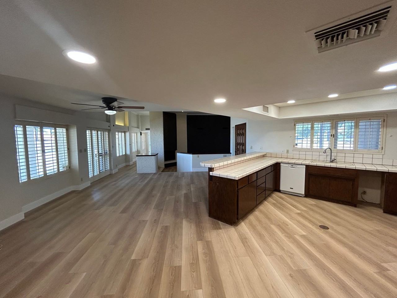 985 E Campina Ln - Photo 3 of 32
