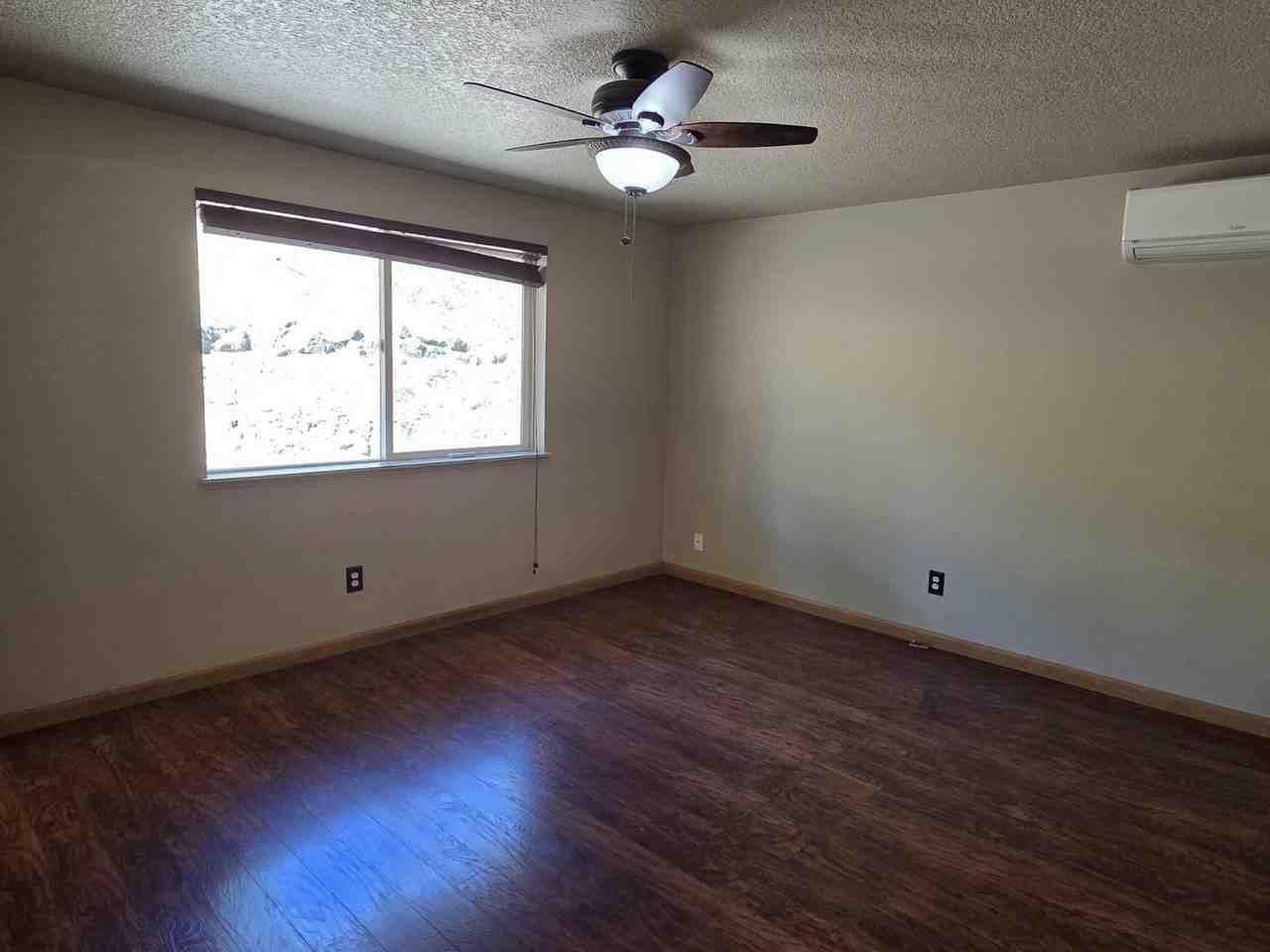 941 Colonial Rd - Photo 5 of 25