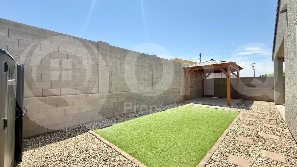 9053 W Agora Ln - Photo 7 of 35