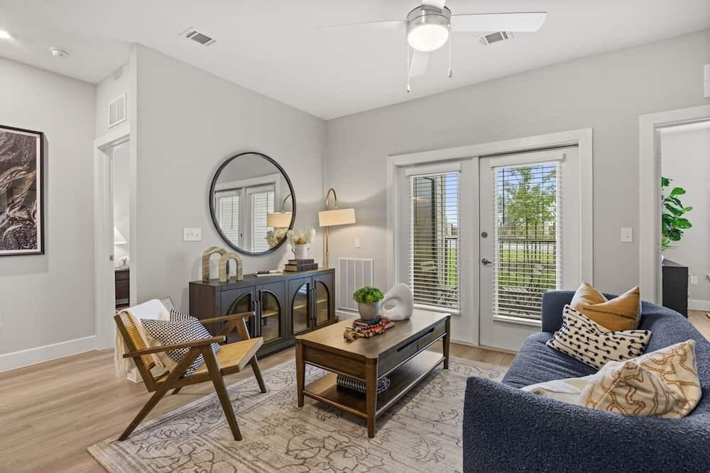 5725 East Parmer Lane - Photo 2 of 31