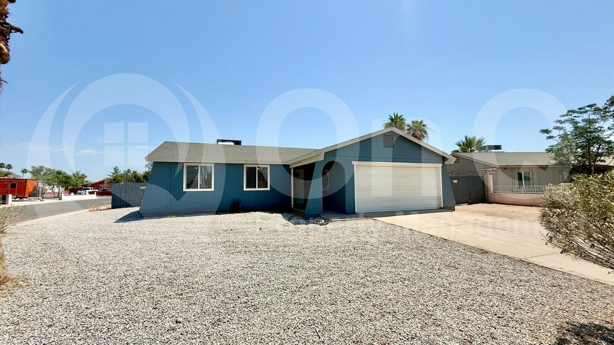 1653 N 69th Ave - Photo 3 of 19