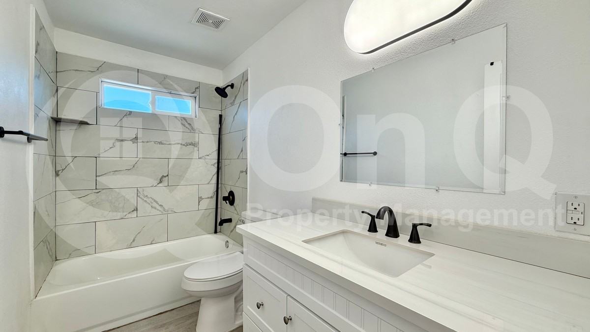 1653 N 69th Ave - Photo 7 of 19