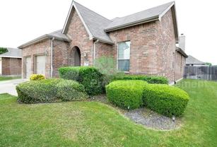 413 Driftwood Ct - Photo 1 of 1
