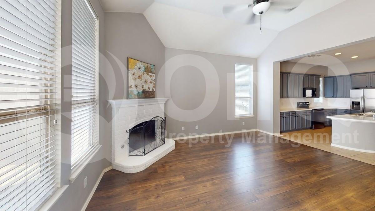 413 Driftwood Ct - Photo 6 of 24