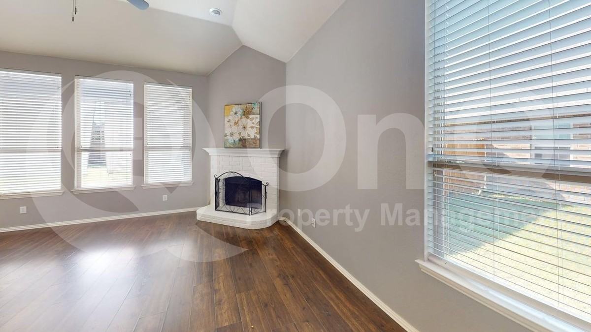 413 Driftwood Ct - Photo 7 of 24