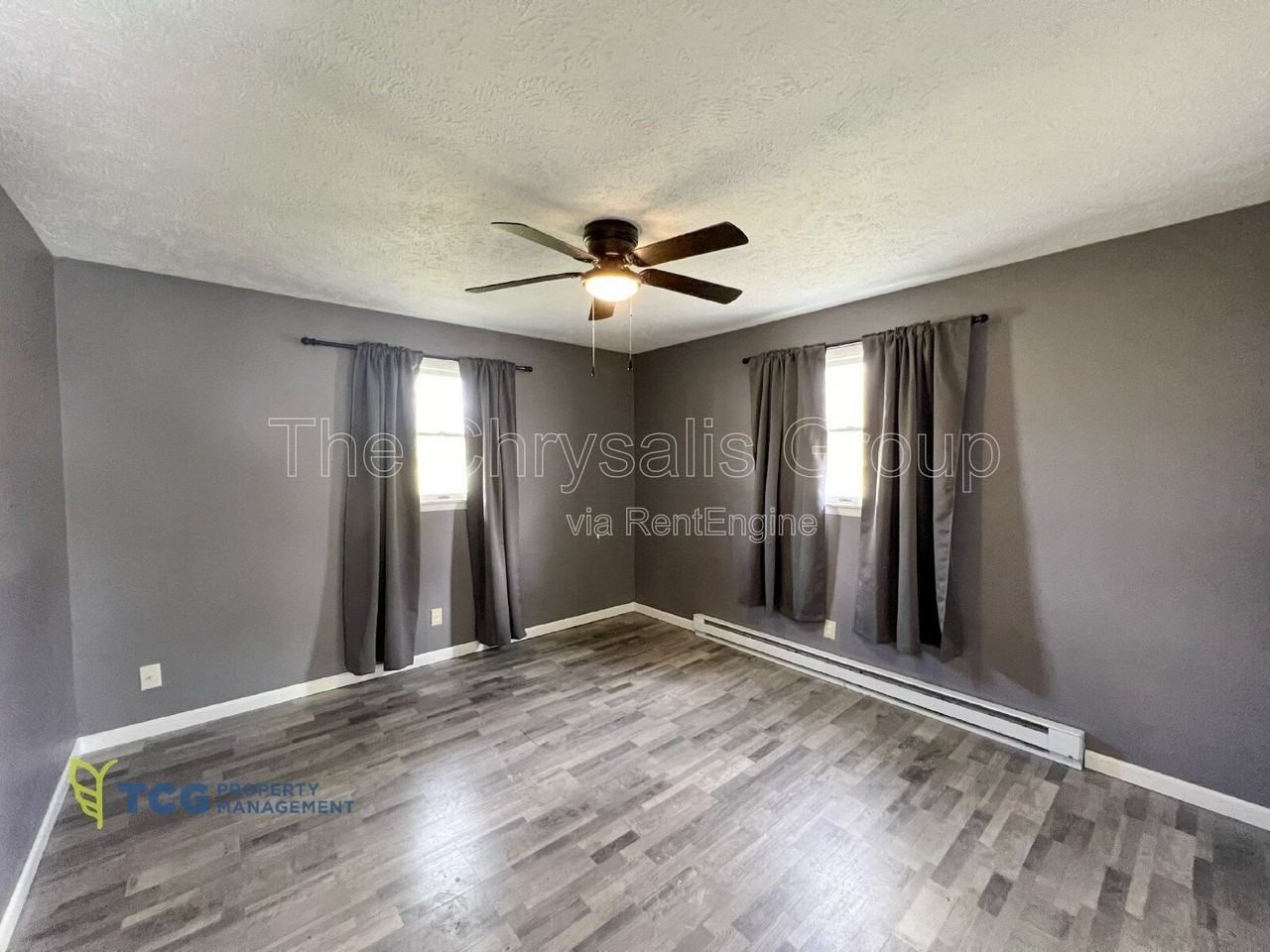 1918 Ottawa Ave - Photo 2 of 8