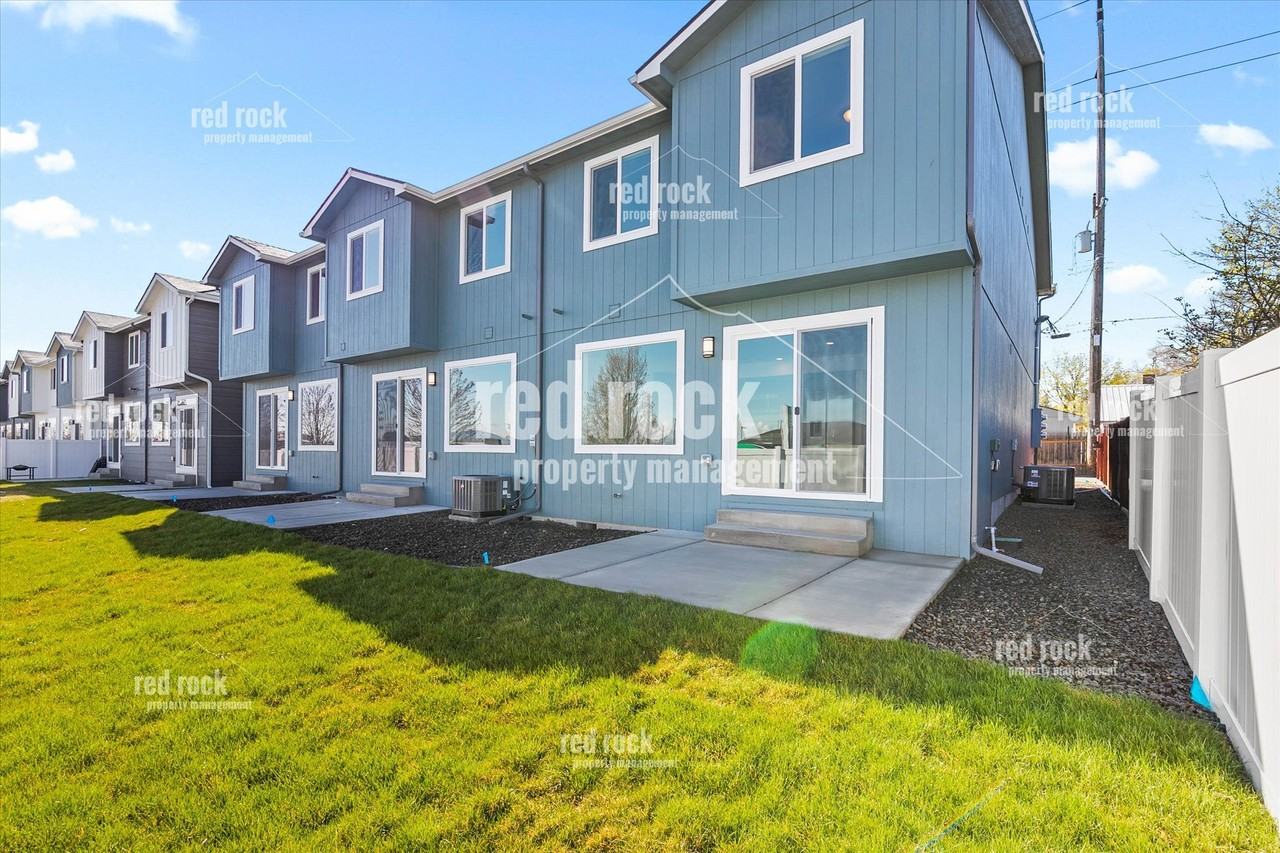 7113 E Pacific Way #2 - Photo 2 of 28