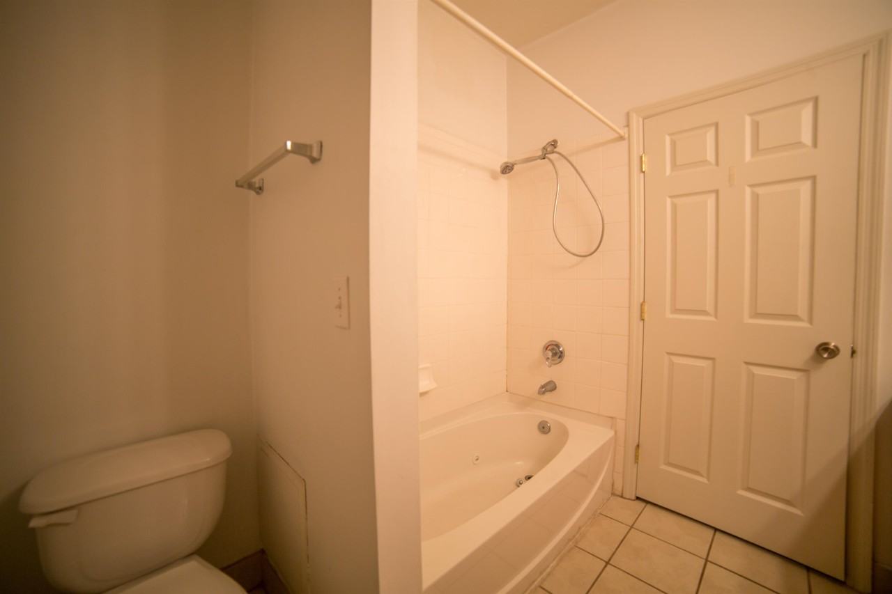 943 Nw 21st Ave #36 - Photo 7 of 14